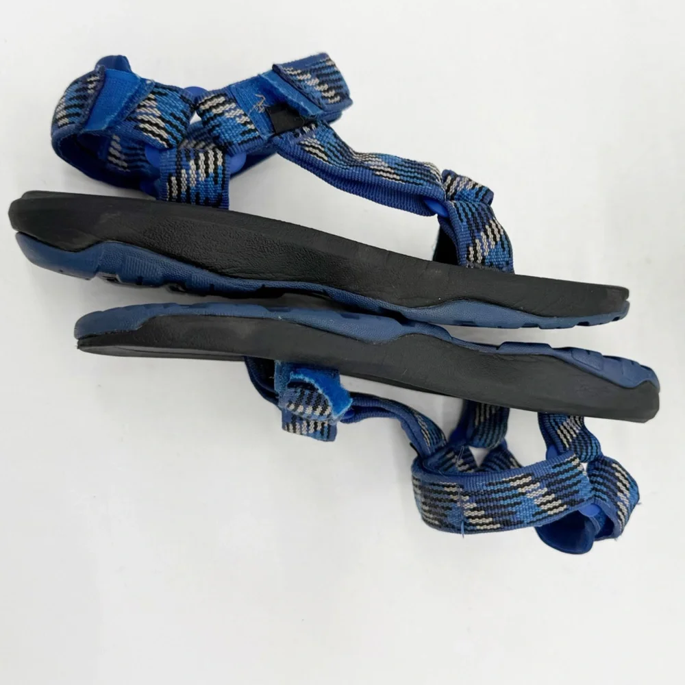 Teva Youth Hurricane XLT 2 Sandal Size 4 Blue Outdoor Gorpcore Hiking Camping